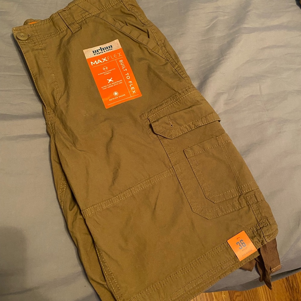 Men’s cargo shorts